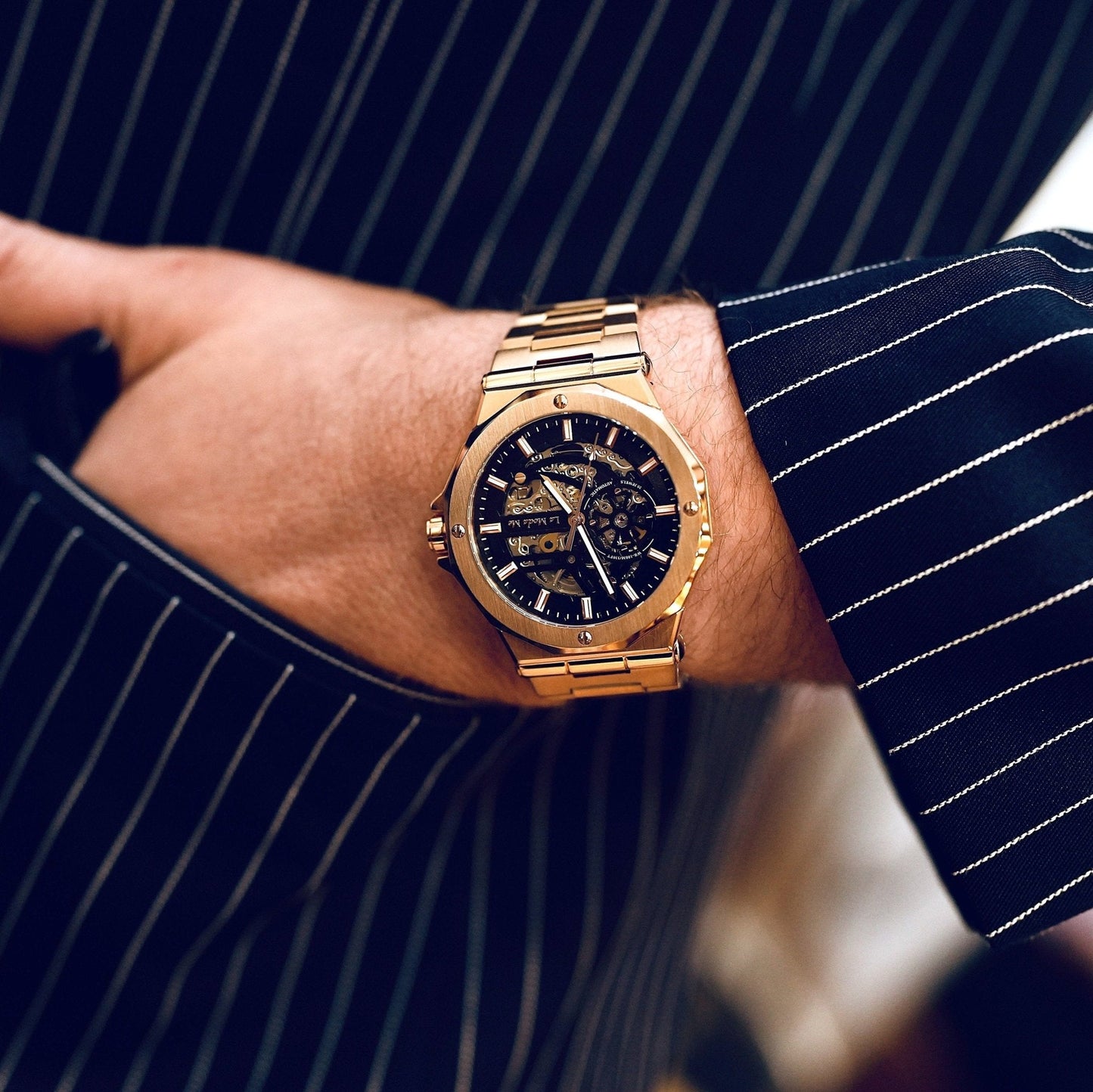 Rubros Jewel Gold Watch - Luxury Gold Timepiece